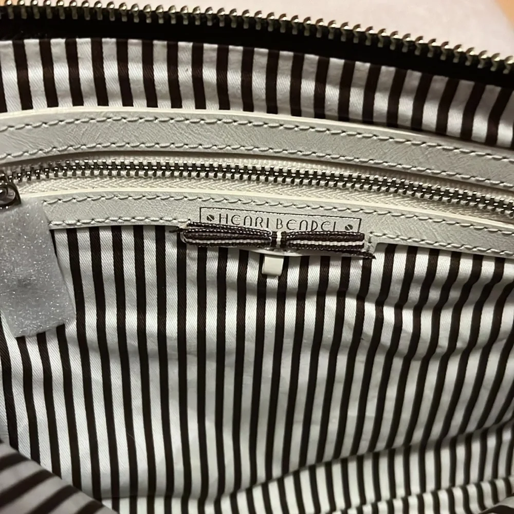Henri Bendel New York Black makeup Bag clutch purse NEW‎